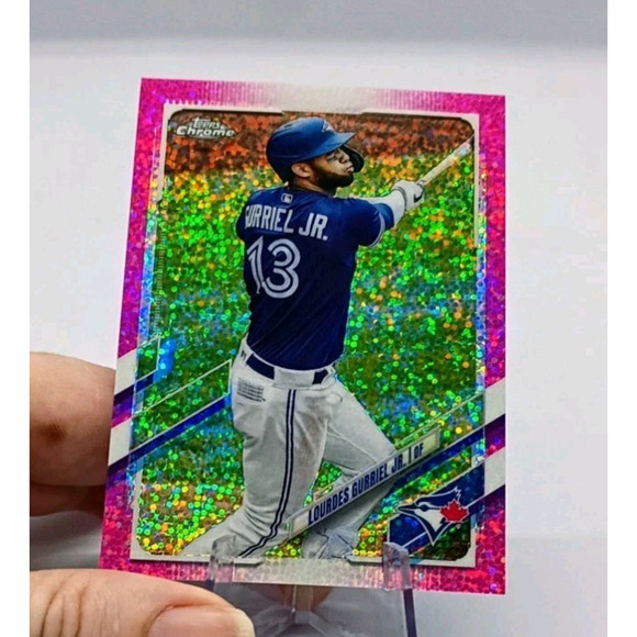 2021 Topps Chrome - Lourdes Gurriel Jr. #64 Magenta Speckle Refractor /350 - Picture 4 of 8
